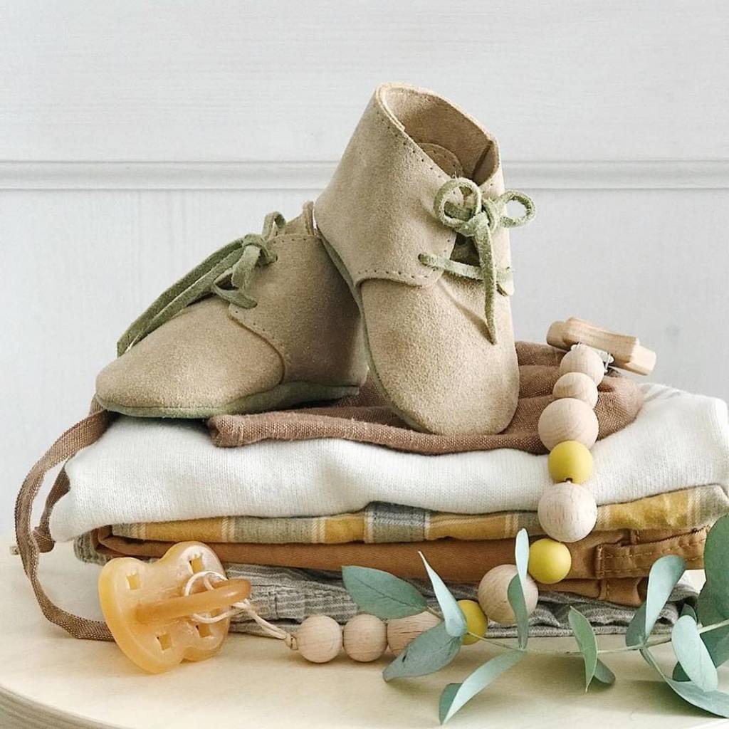 Ботиночки на шнурках