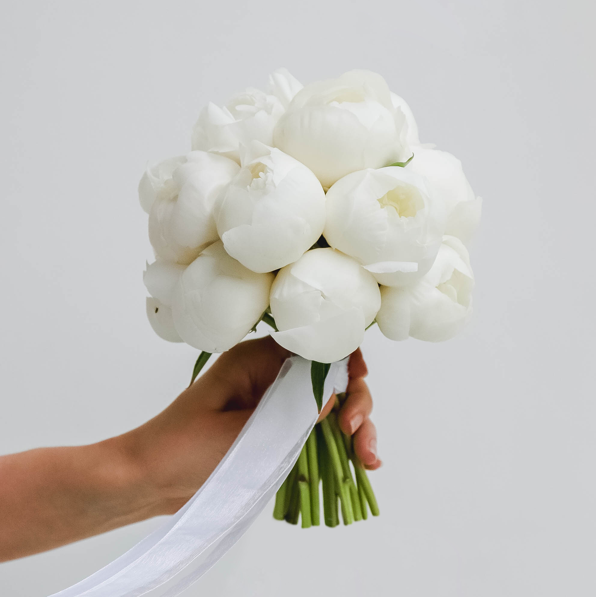 Cвадебный букет из пионов WHITE