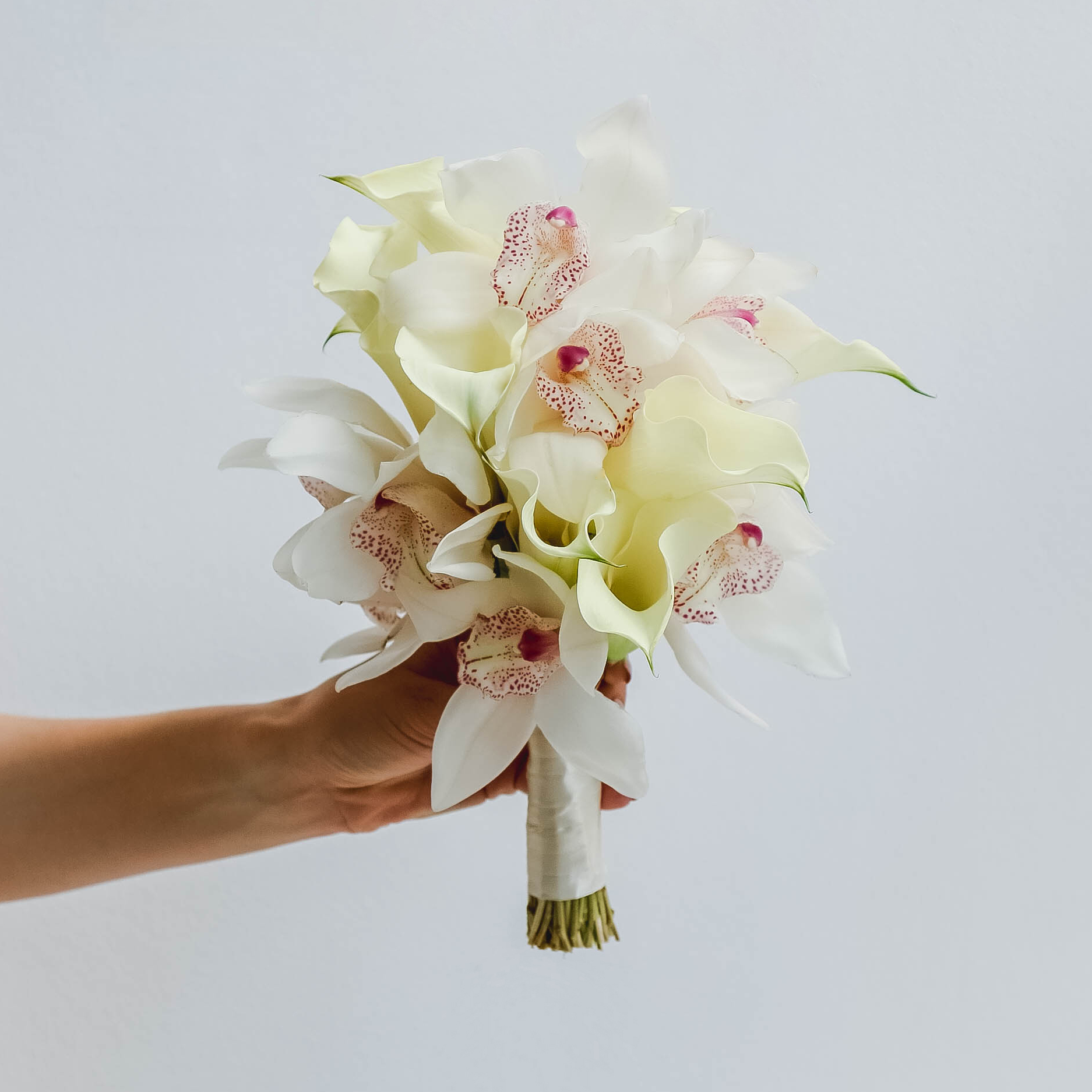 Свадебный букет из калл и орхидеи WHITE CHOCOLATE