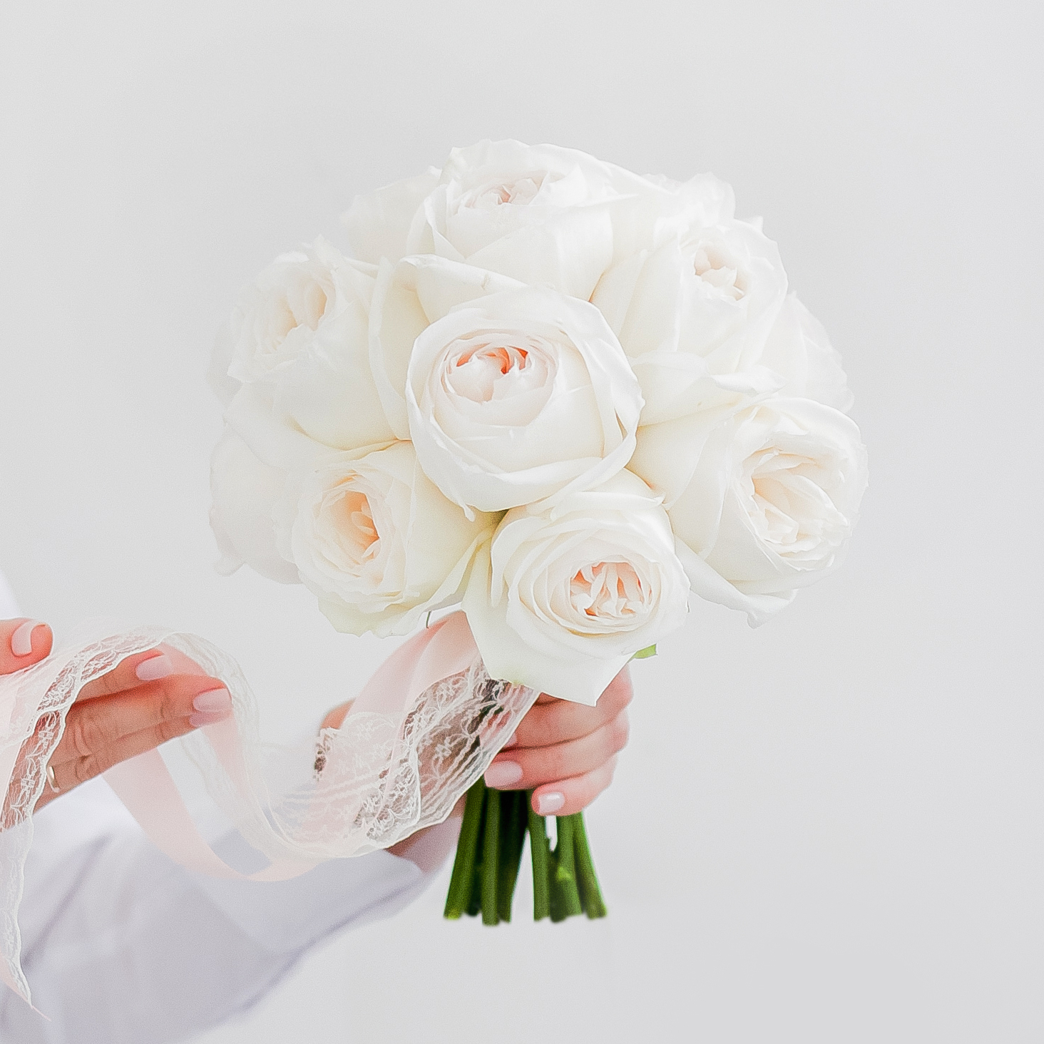 Букет невесты из пионовидных роз WHITE OHARA
