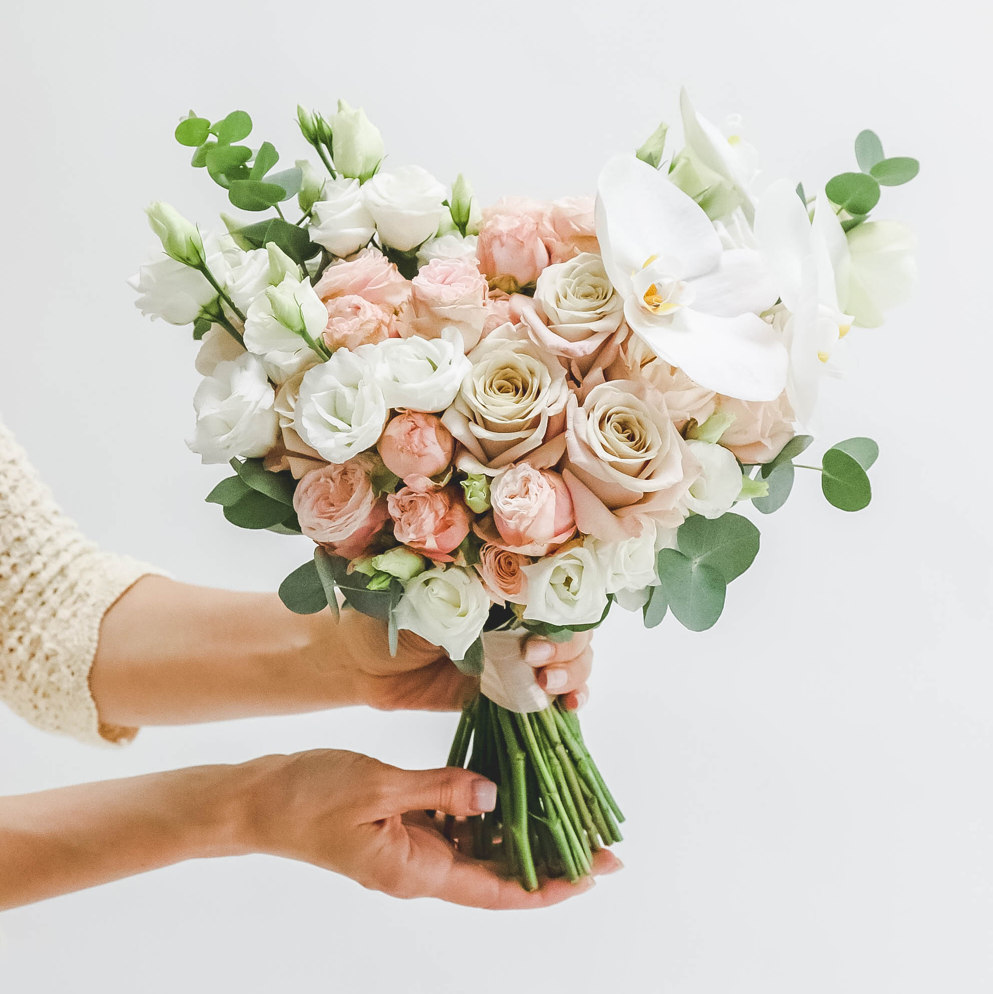 Букет невесты из роз и орхидеи PINK COCOA