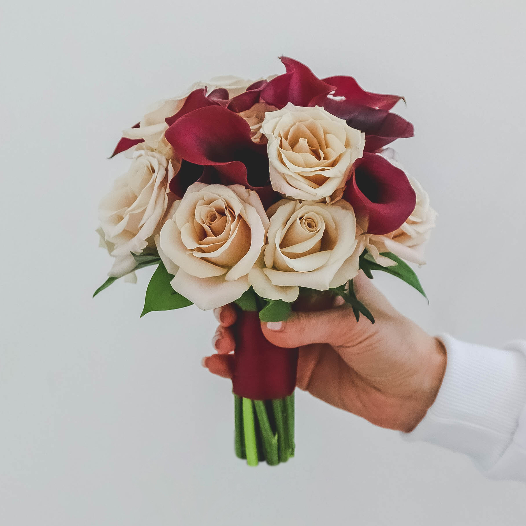 Свадебный букет из калл и роз PURPLE COCOA