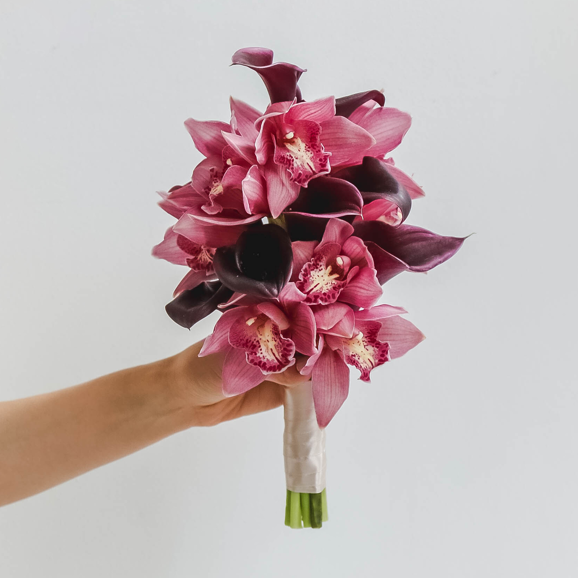 Свадебный букет из калл и орхидеи BLACKBERRY