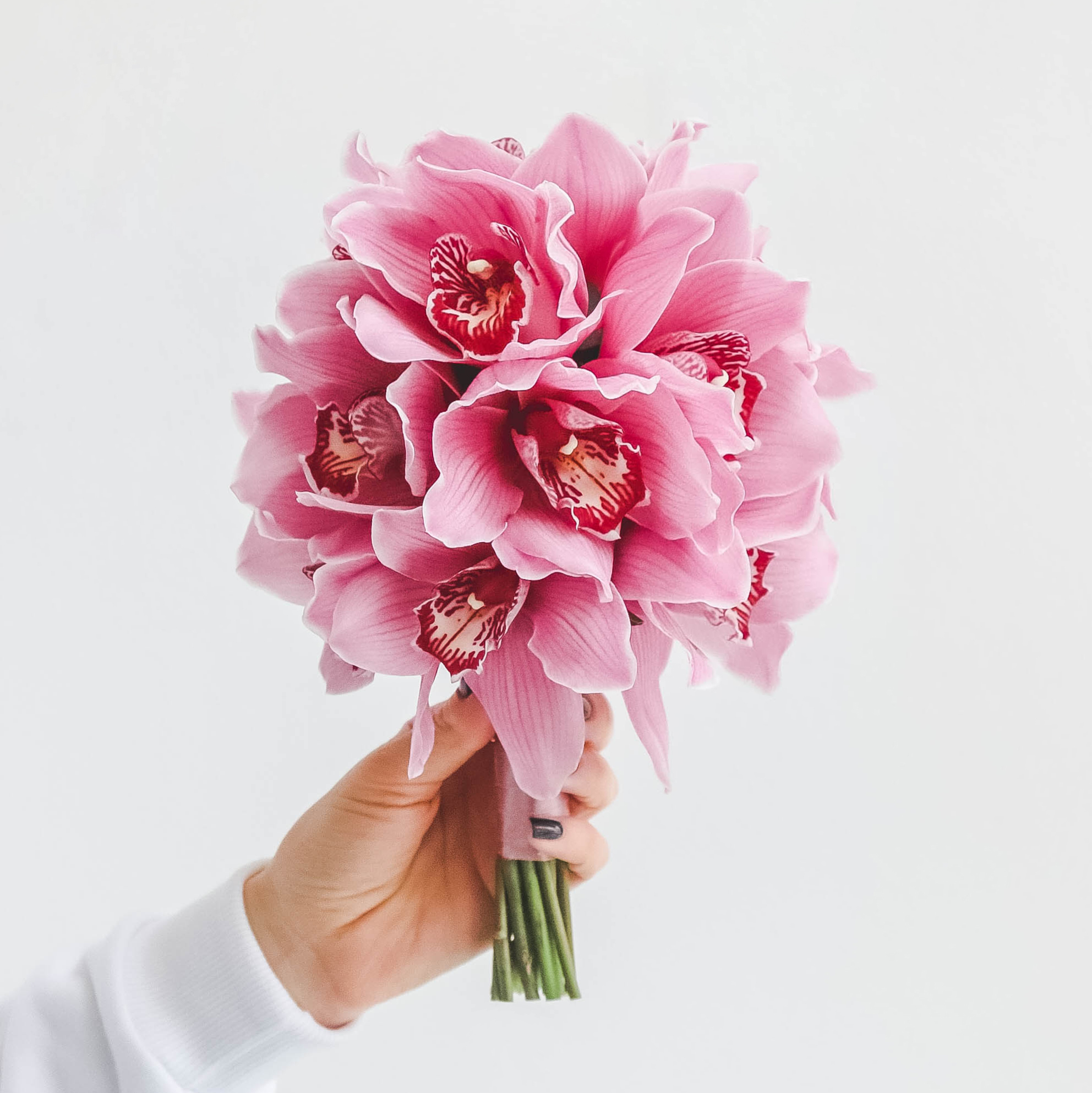 Свадебный букет из лиловых орхидей PURPLE