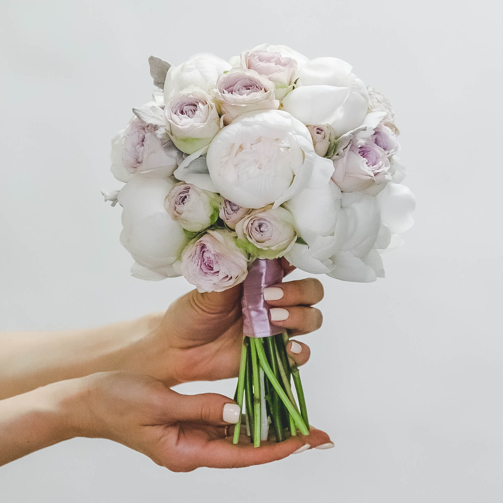 Букет невесты из пионовидных роз и пионов MATTE LILAC
