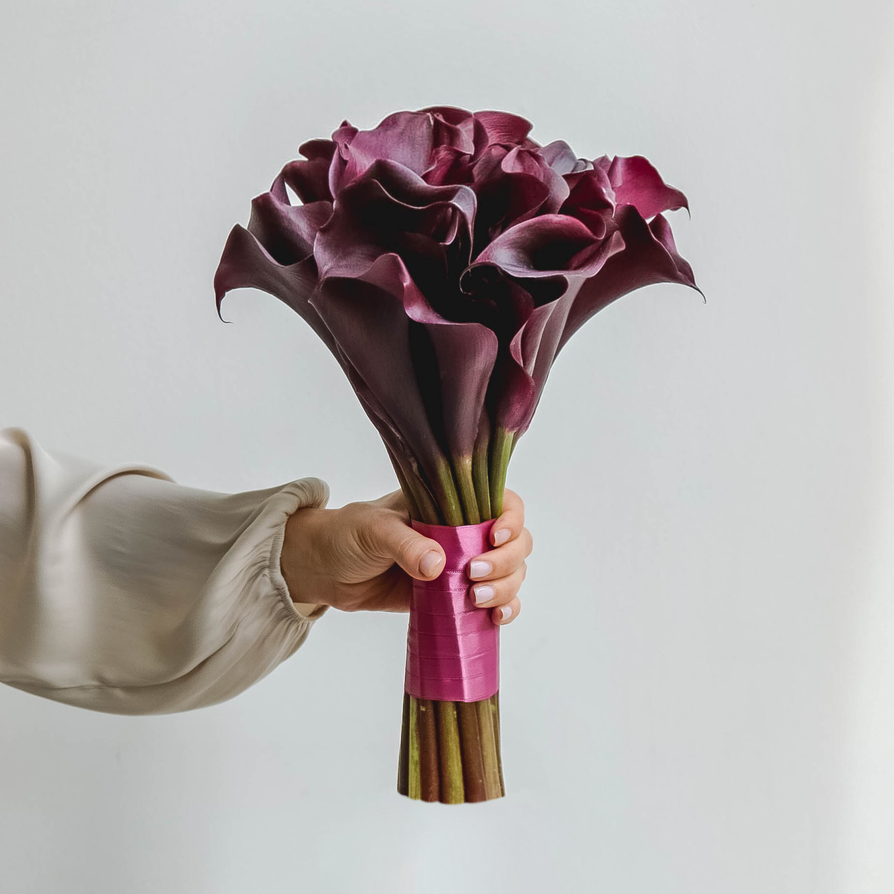 Свадебный букет из калл BLACK PLUM