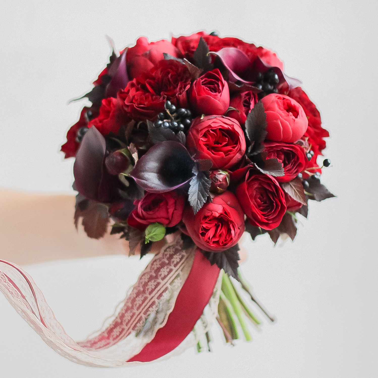 Свадебный букет из калл и пионовидных роз BURGUNDY