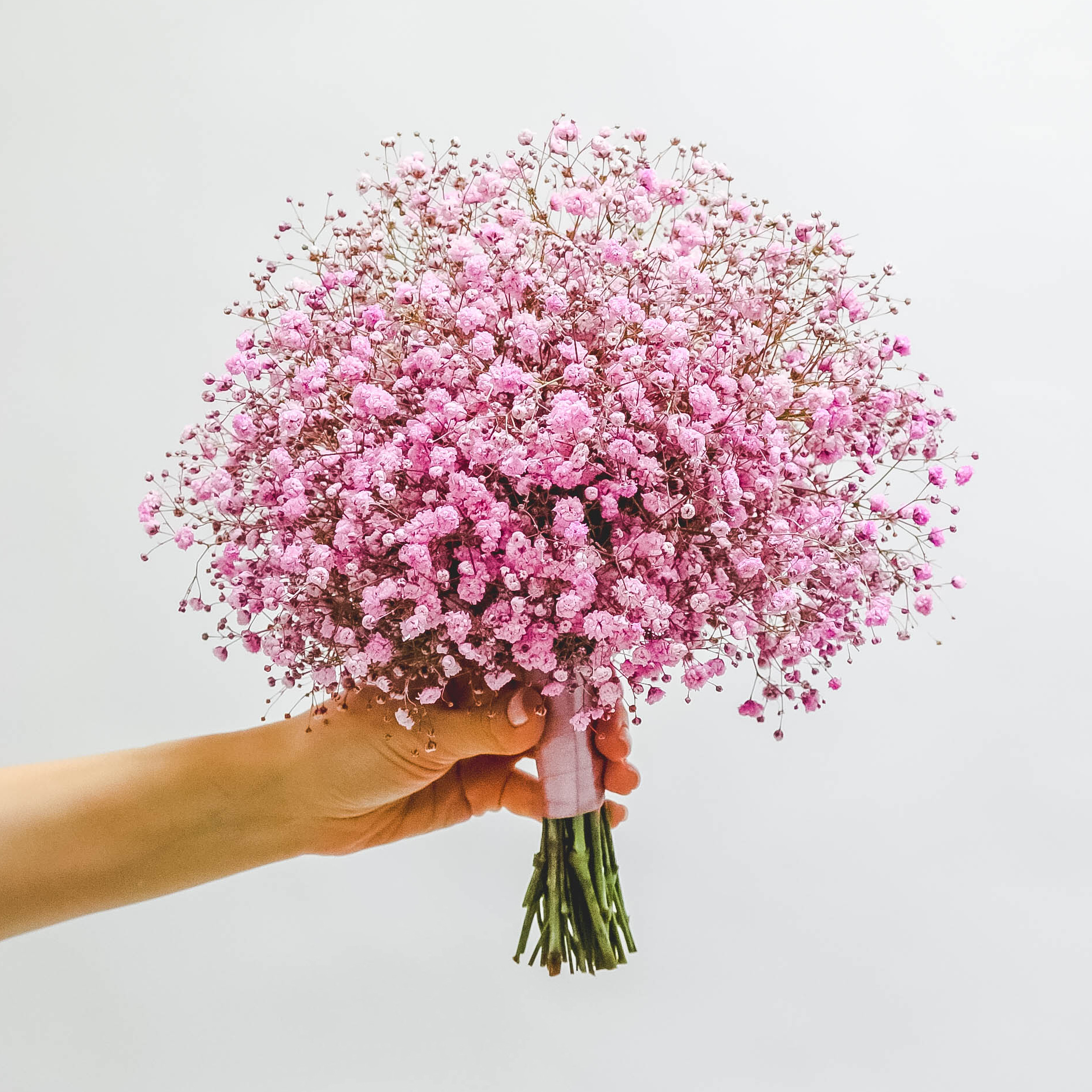 Букет невесты из розовой гипсофилы AIR PINK