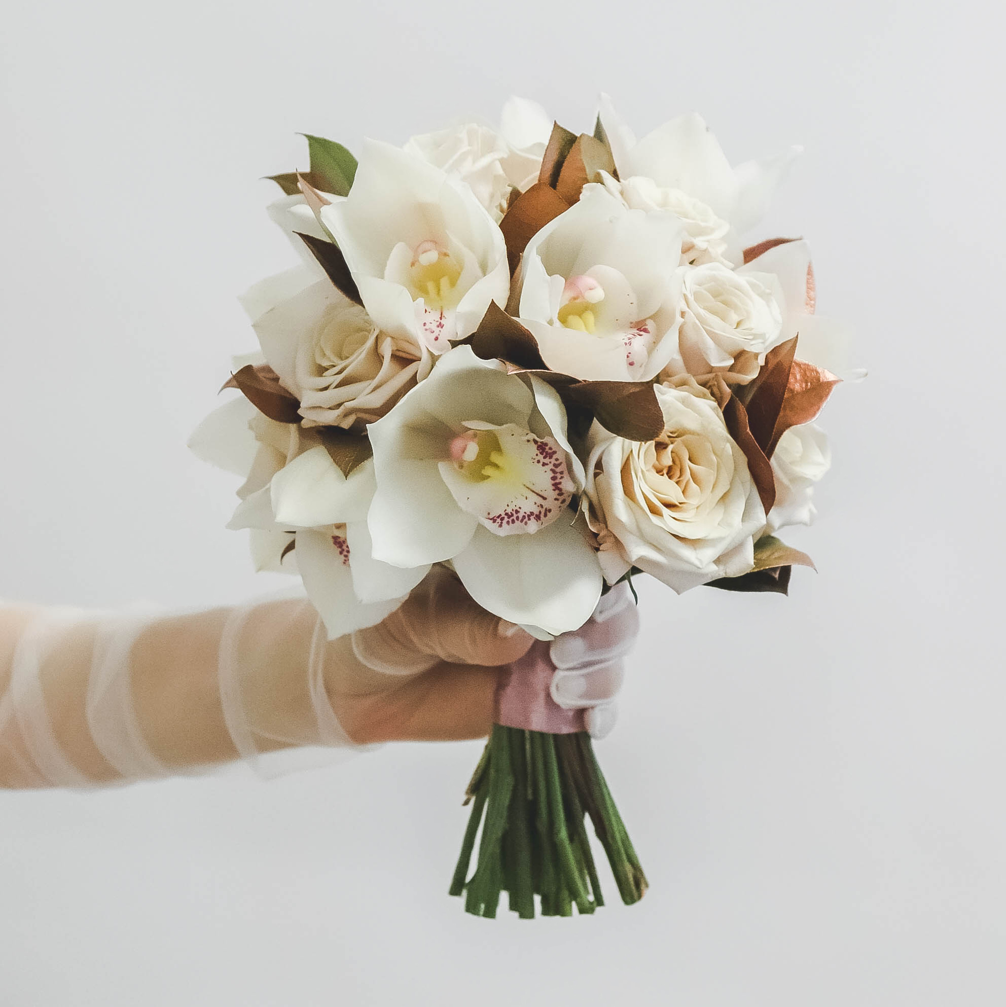 Свадебный букет из орхидеи и роз COCOA BRONZE