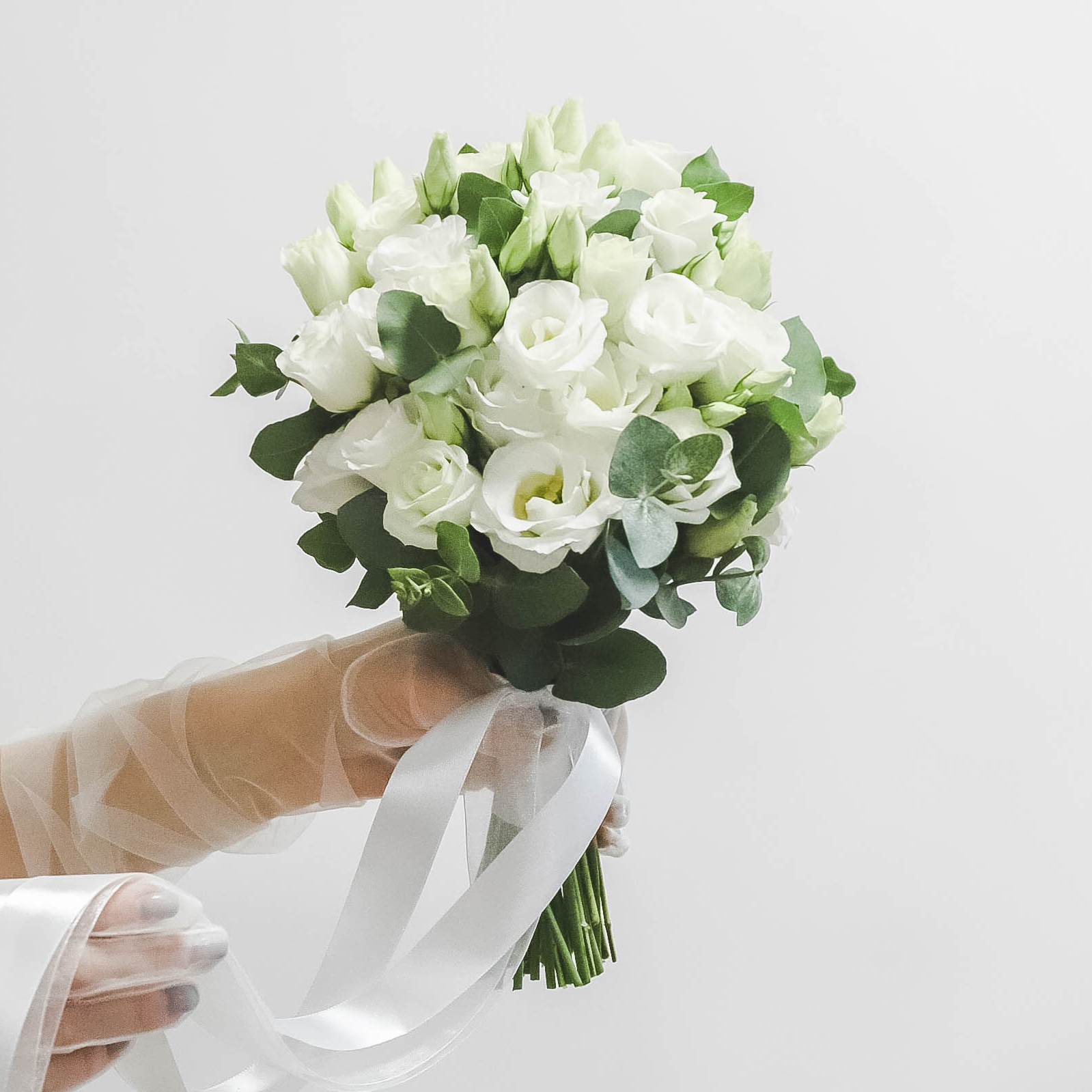 Cвадебный букет из эустомы WHITE GREEN