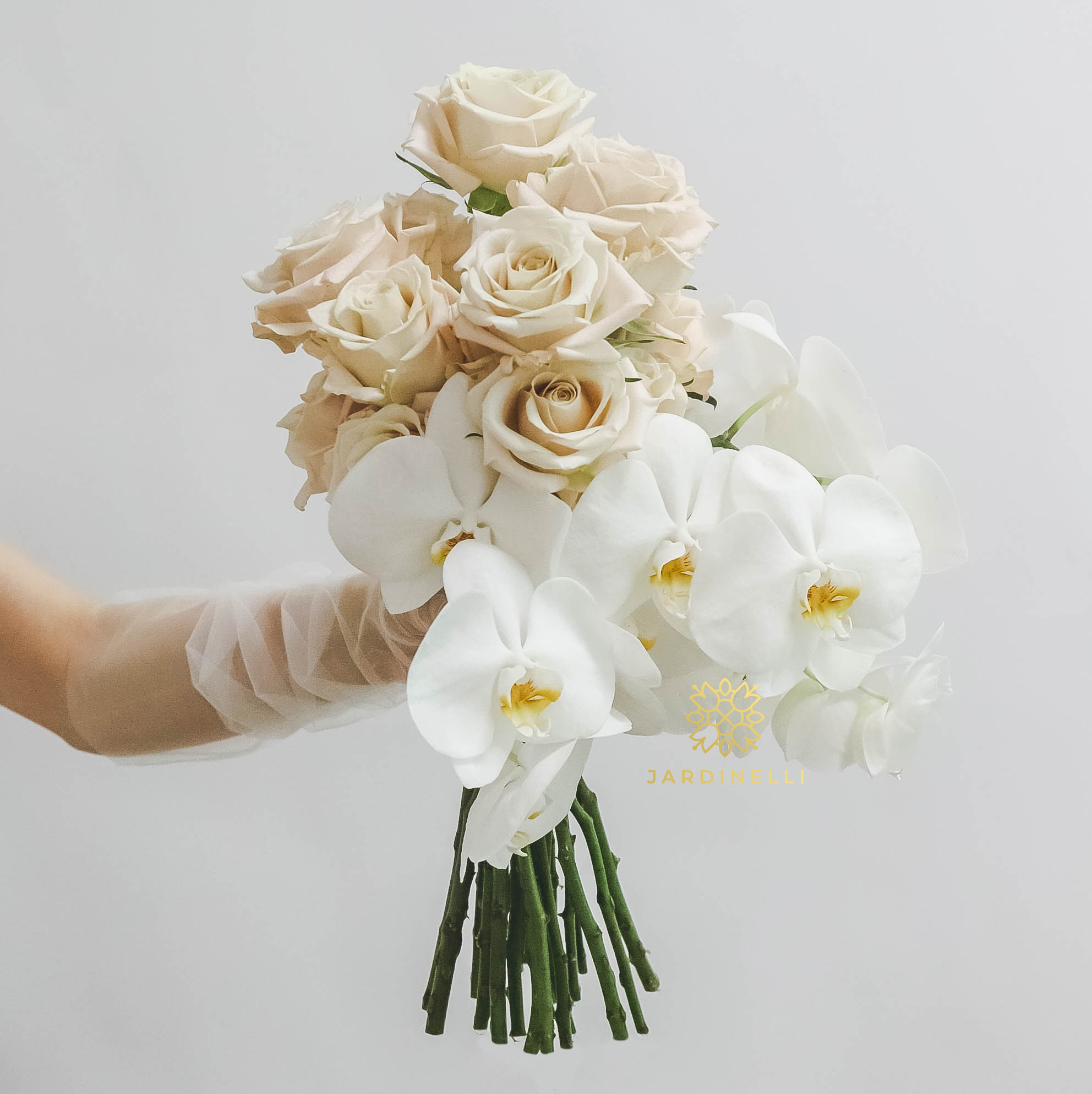 Cвадебный букет из орхидей и роз WHITE COCOA