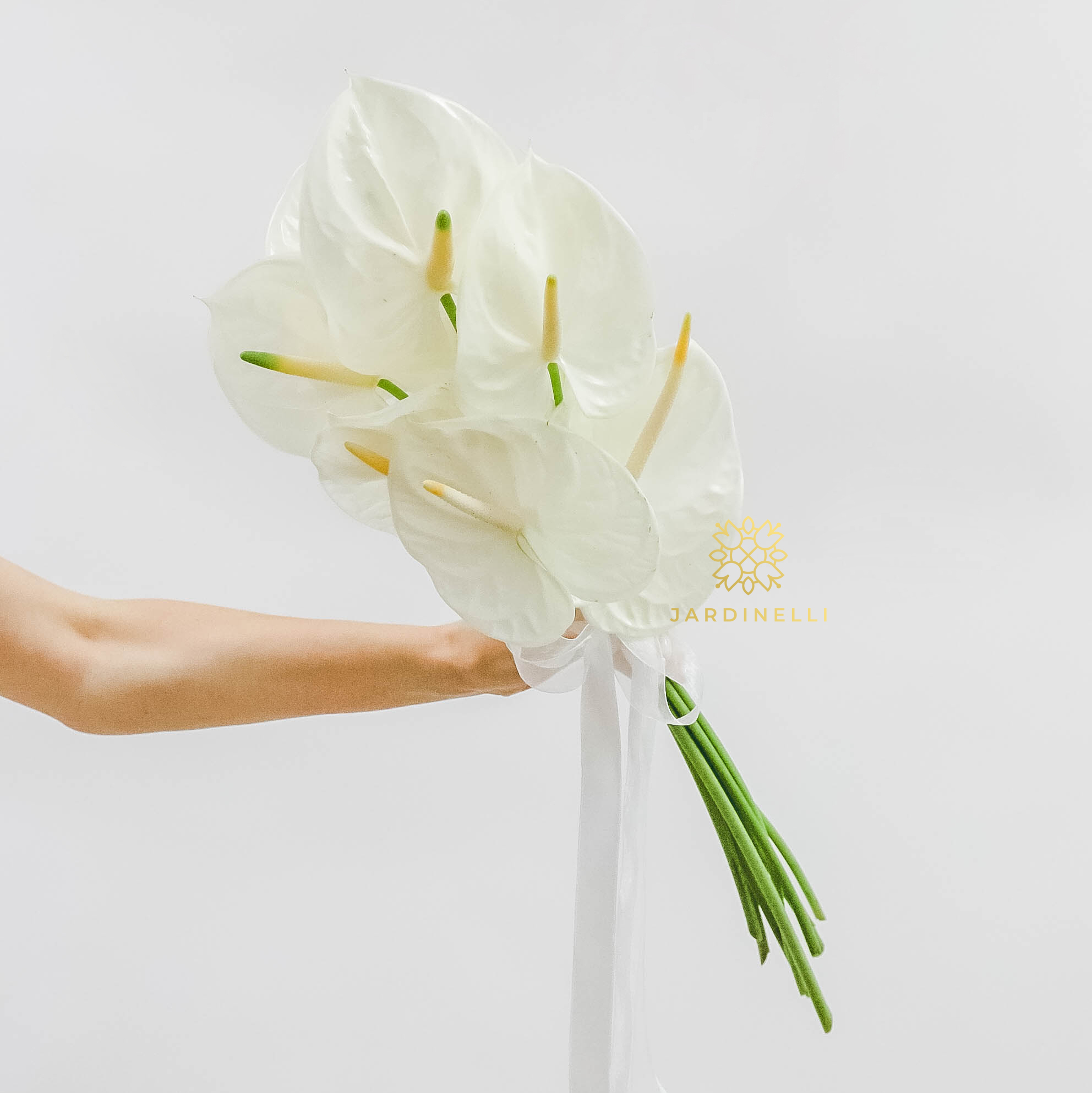 Свадебный букет из белых антуриумов WHITE