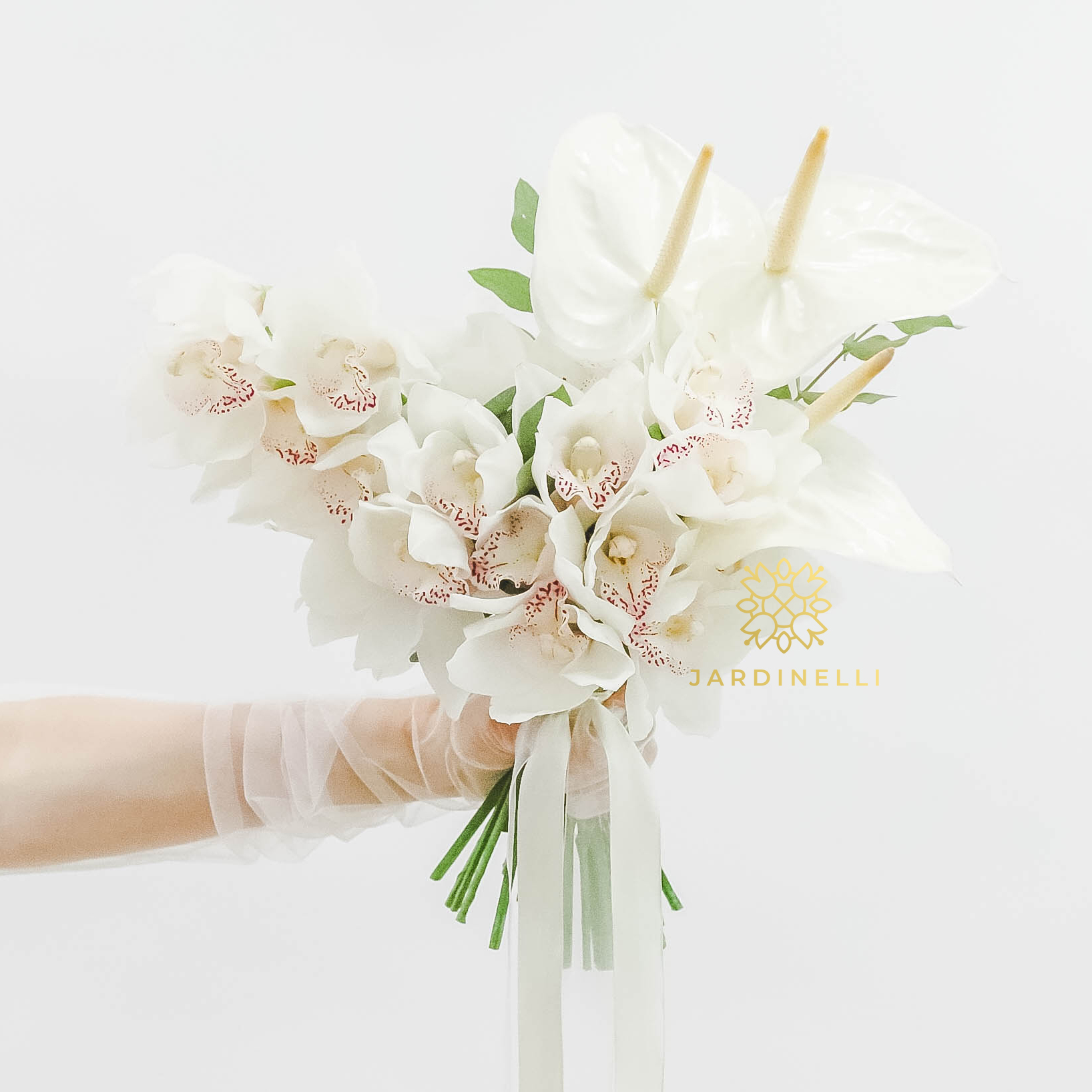 Cвадебный букет из орхидей и антуриумов WHITE