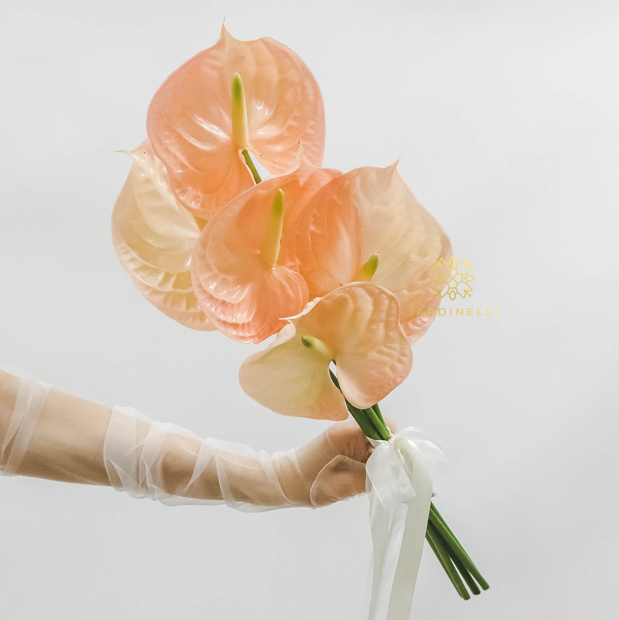 Свадебный букет из розовых антуриумов PINK