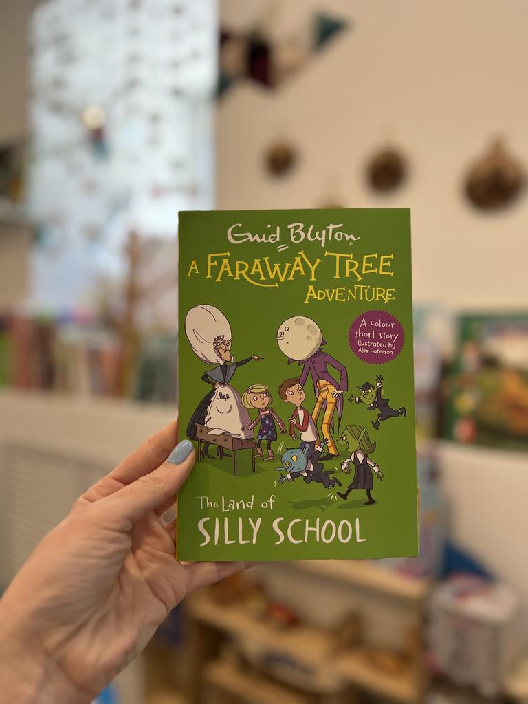 The land of silly school / Enid Blyton