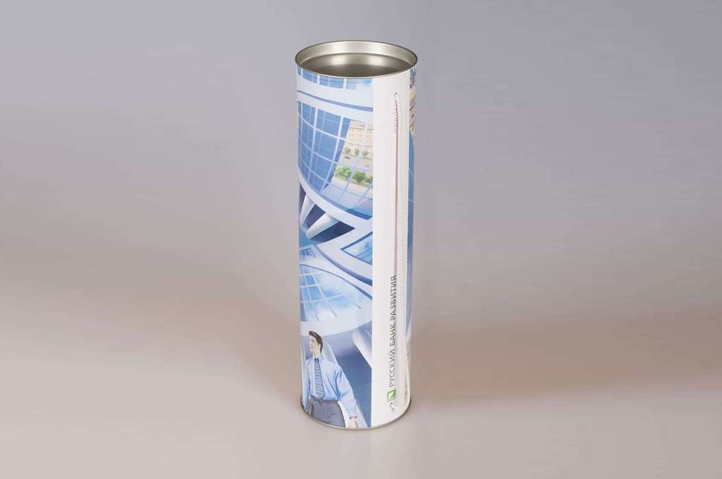 Тубус с веревочной ручкой для календаря