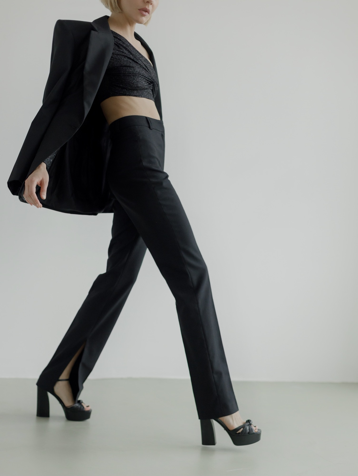 Брюки с разрезами