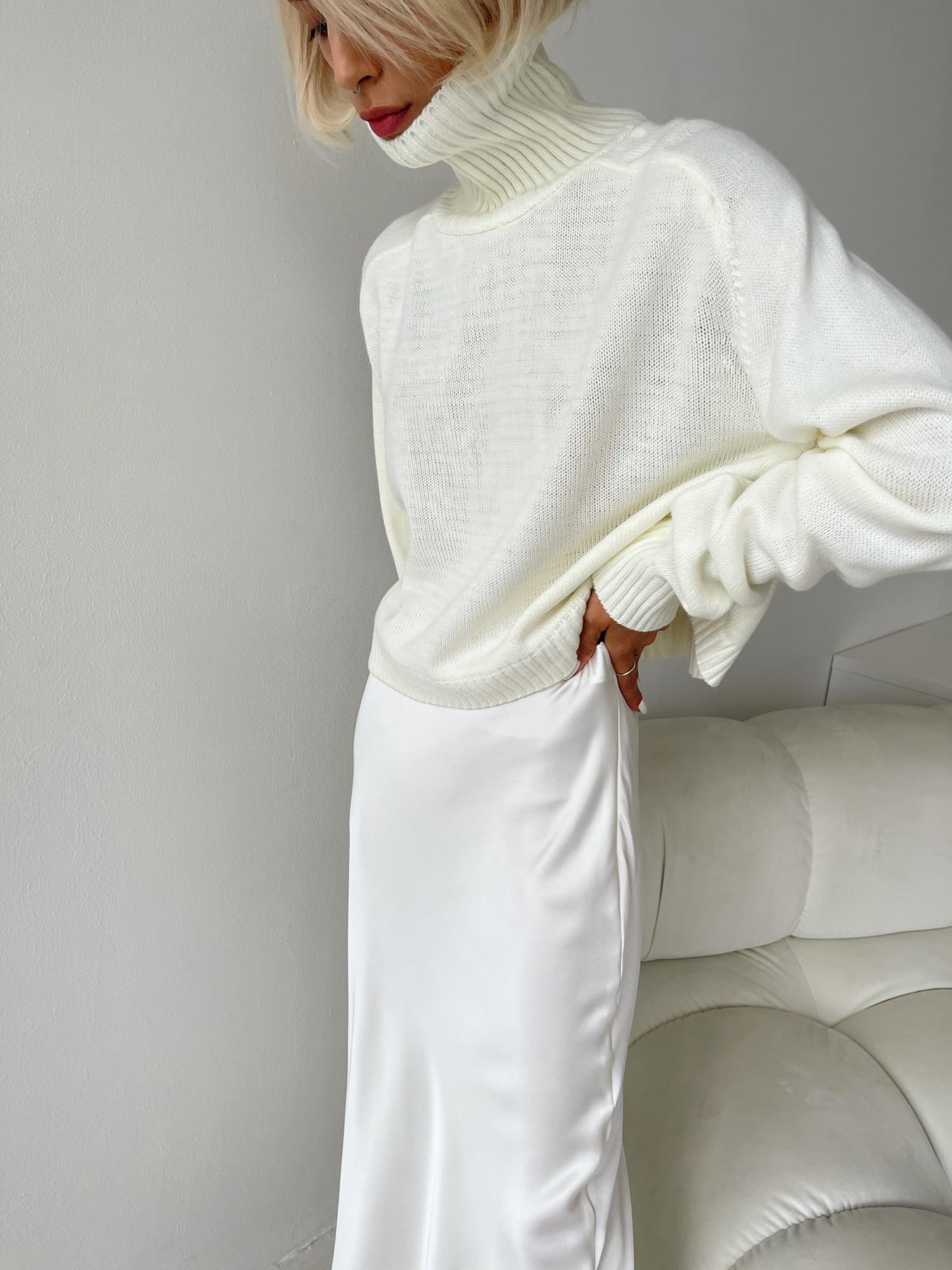 Свитер базовый с горлом ОБЛАЧКО