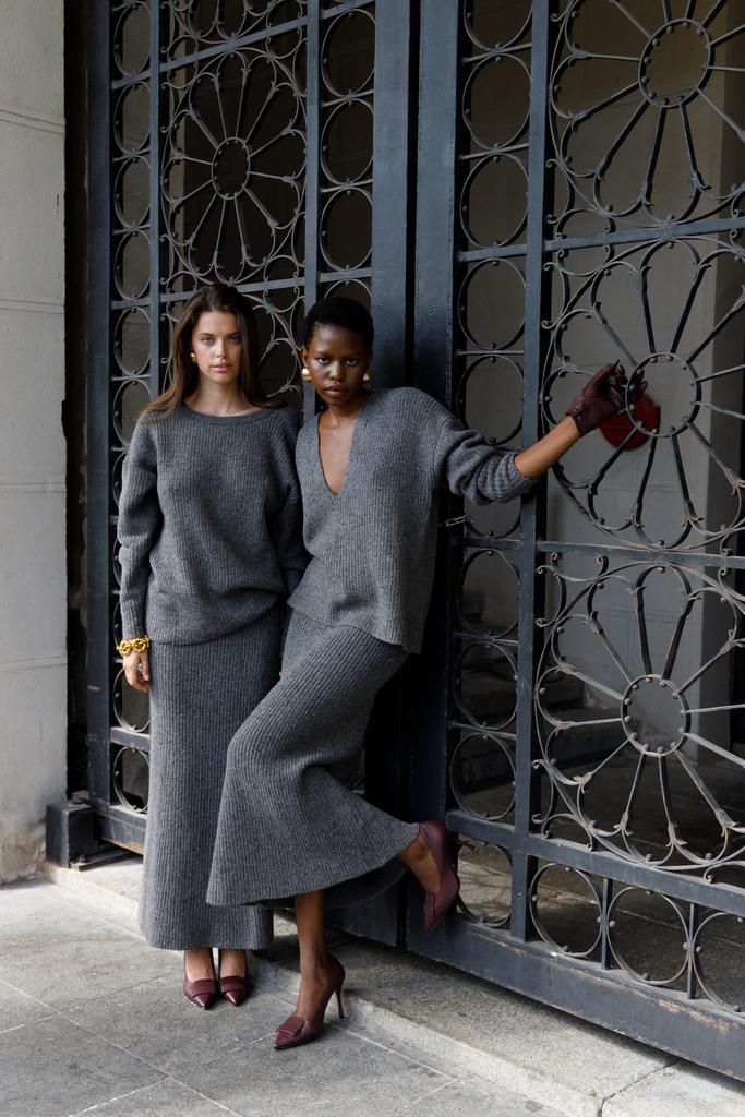 Свитер с вырезом  RYKIEL